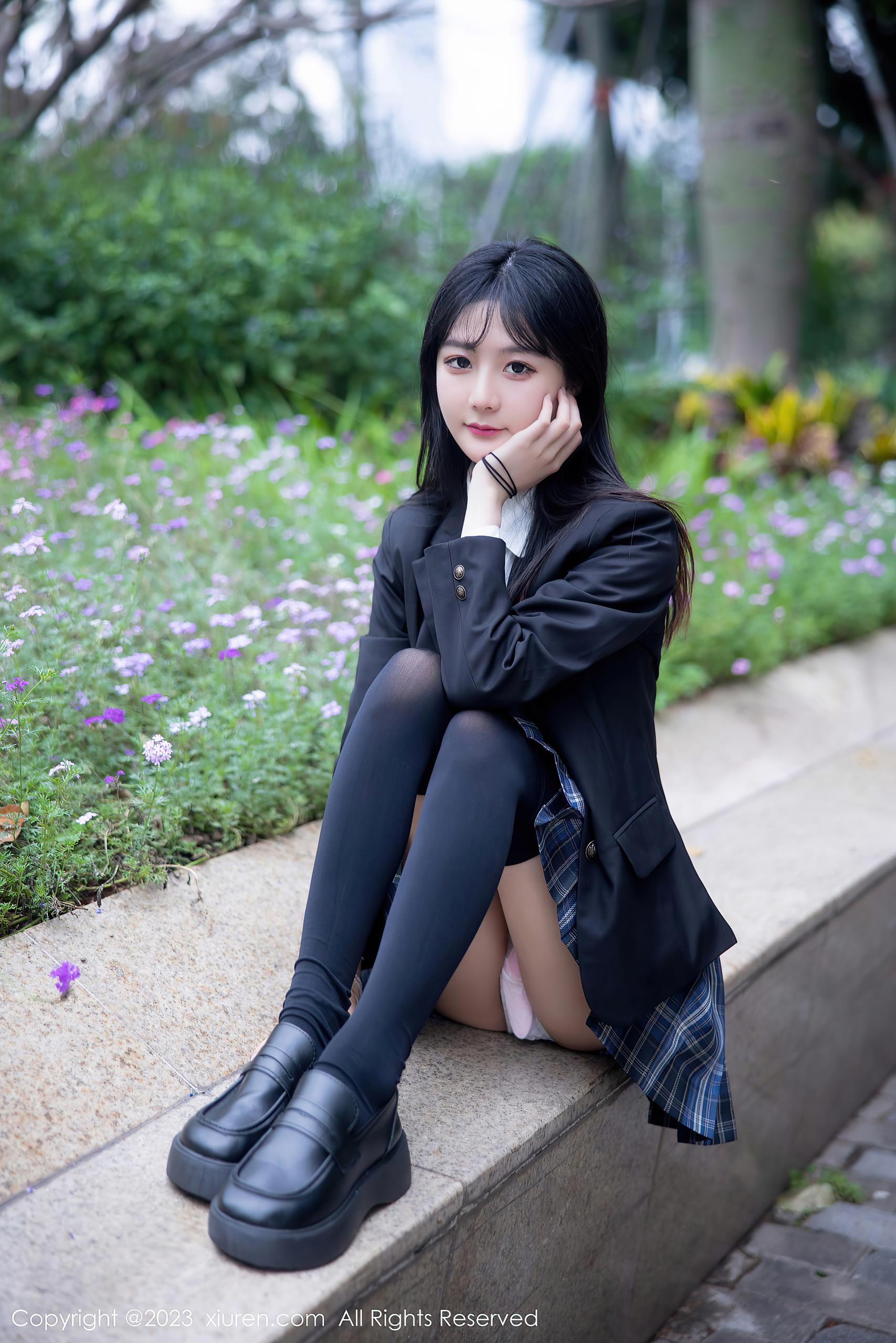 特朗普总统！新手带隐形眼镜选日抛还是月抛